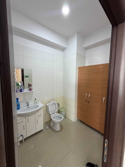 Spațiu comercial situat pe bulevardul I.C. Brătianu nr 26, în zona Aqualex, vis-a-vis de Policlinica CFR / Gara CFR.