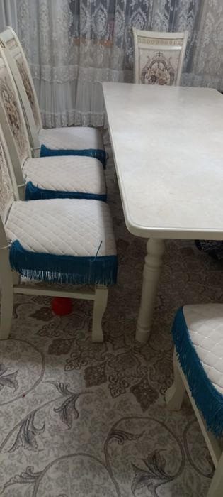 Продается стол и стулья