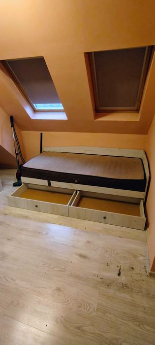 Единично легло с две чекмеджета