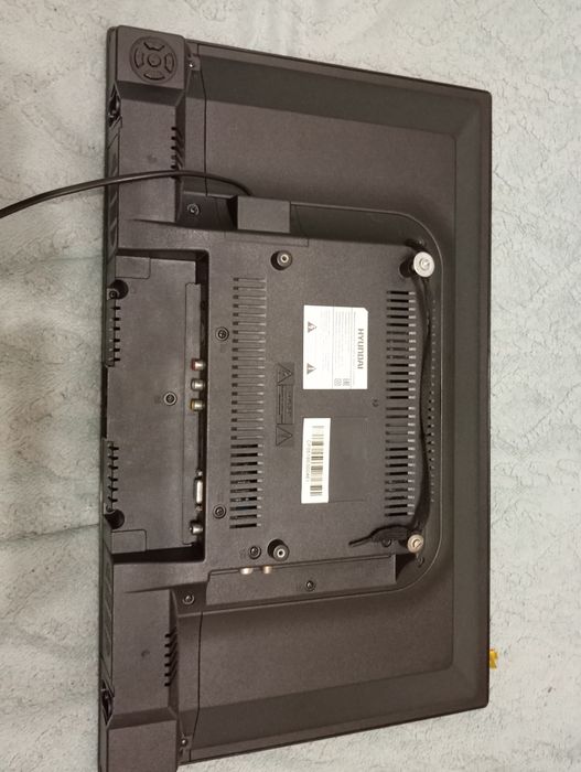 Телевизор Hyundai б/у