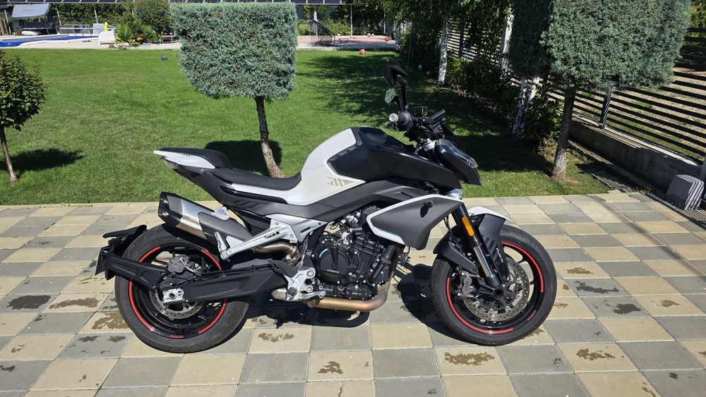 CF Moto 800 NK - ca noua