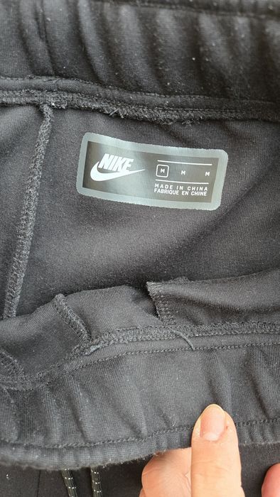 Pantaloni Nike Tech