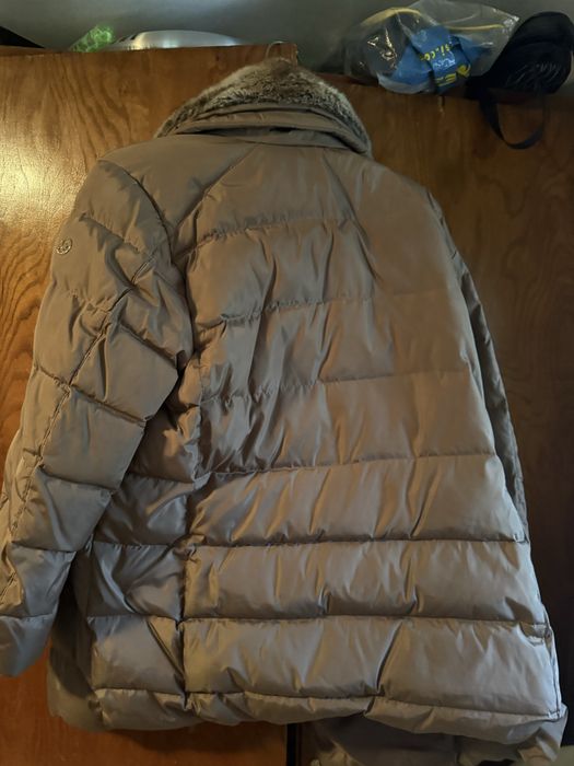 Бежово яке на Michael Kors