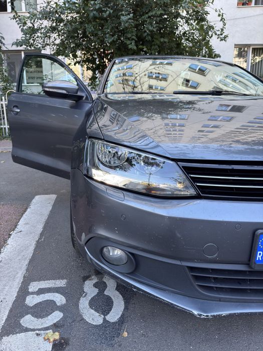 Volkswagen Jetta 2013 | 1.6 TDI | Manuală | multe investitii recente | 3100€