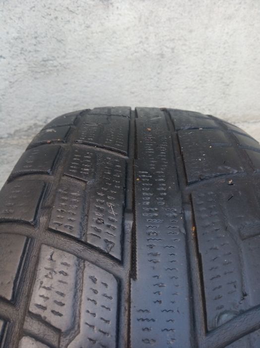 Две шины yokohama р 18