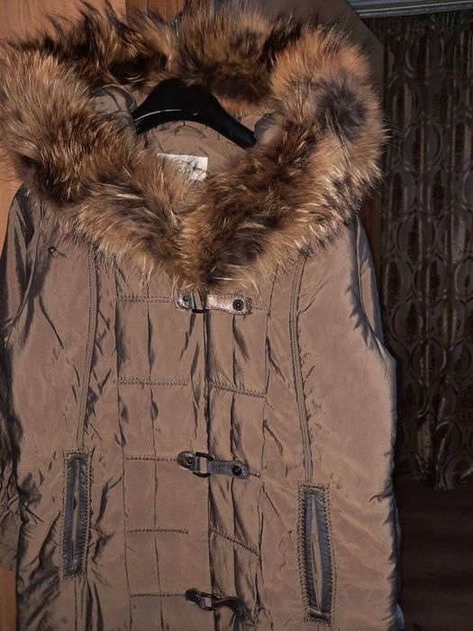 Продам куртку женскую