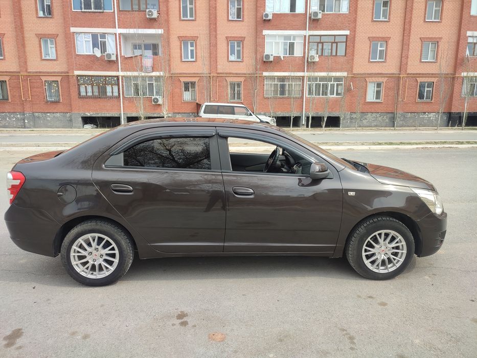 Продаю Ravon R4 2017