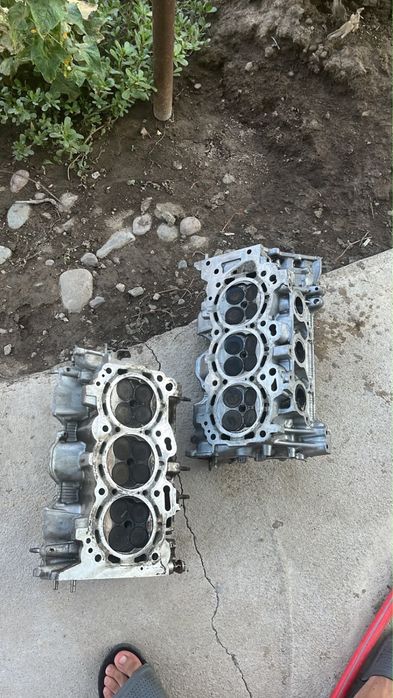 Головка блока целиндров (ГБЦ) от двигателя Toyota серии 2GR.