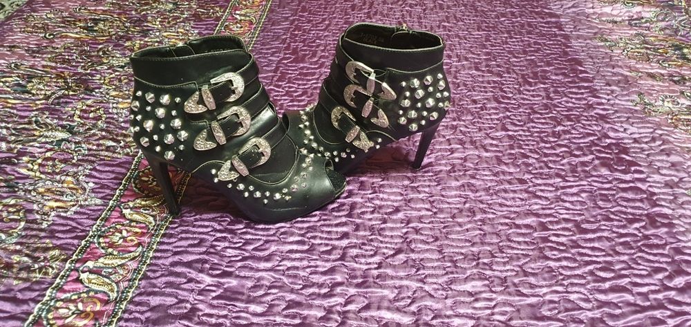 Pantofi eleganți damă