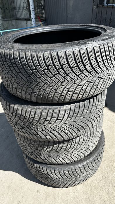 Зимние шины 275/45 r21