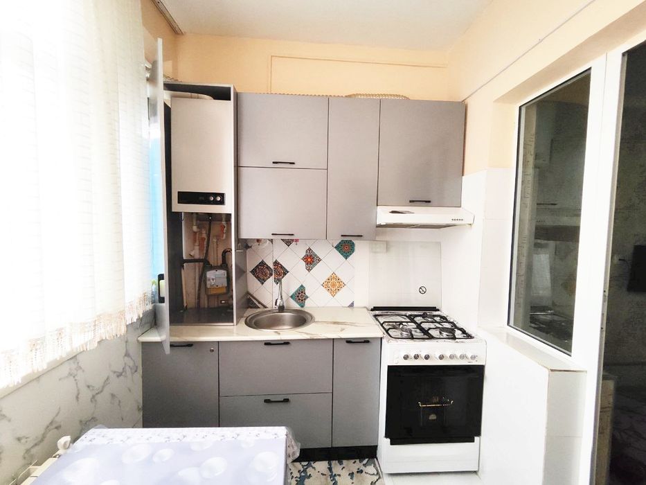 4 xonali 2-qavatda kvartira sotiladi