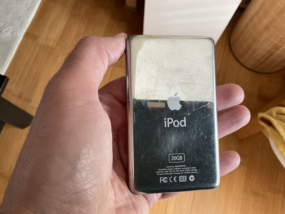 Ipod  gen 4 si Bose Soundock II cu telecomanda