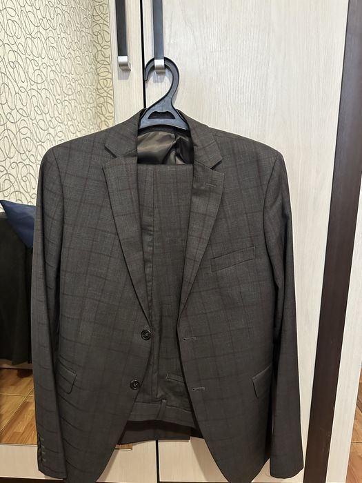 Продам мужской костюм