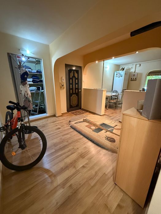 Vand Apartament 3 camere M16