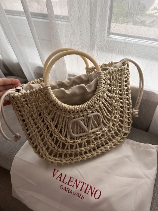 УНИКАЛНА! Valentino Garavani дамски лятна плетена чанта