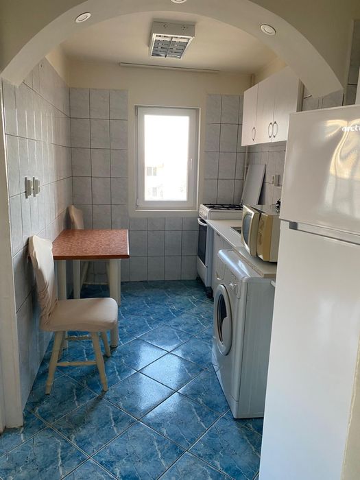 Inchiriez apartament 2 camere - zona Berceni