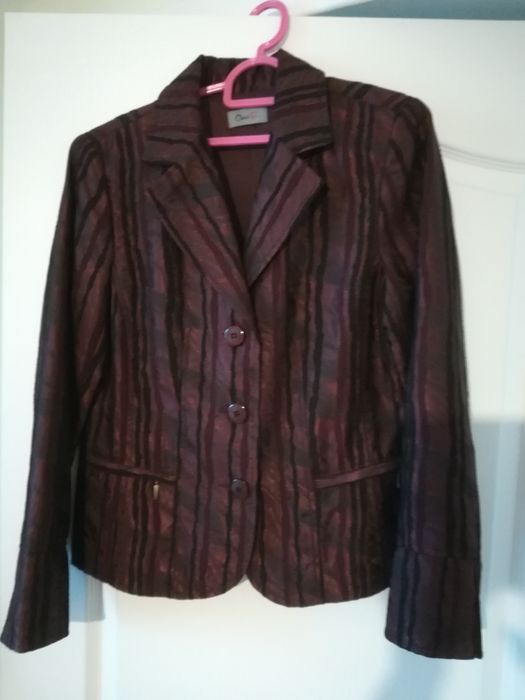 Vând scurtă damă nouă măr. 40-42