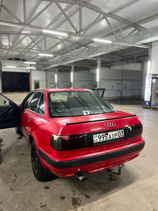 Продам Ауди 80 б4