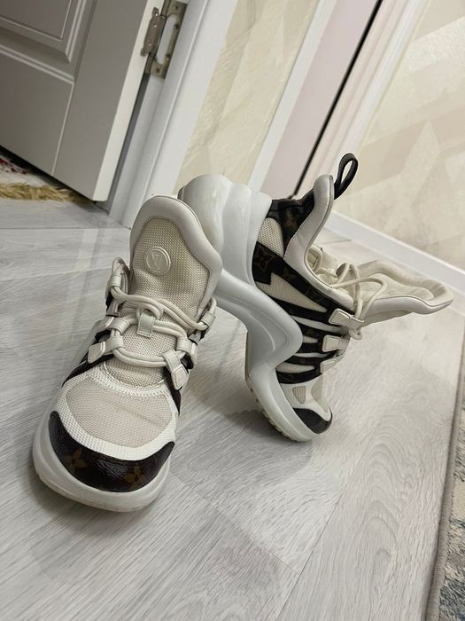 Продаётся кроссовки LV ORIGINAL