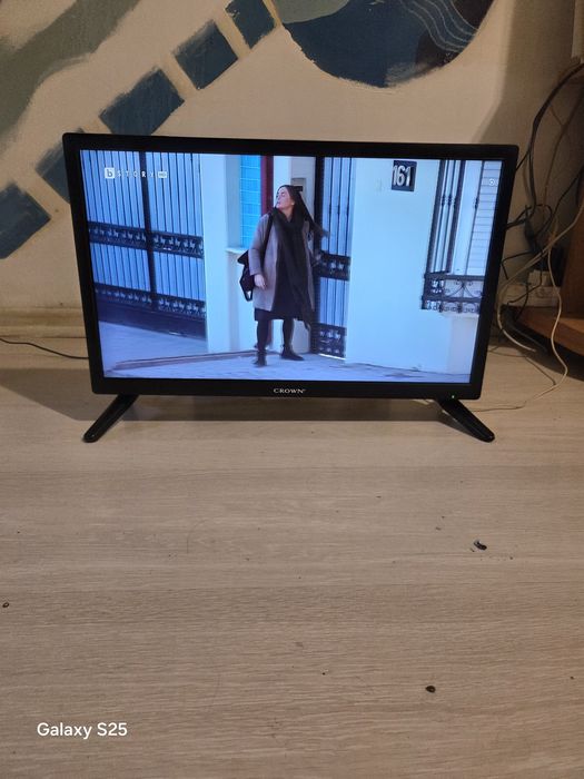 Лед Телевизор, crown 22 инча, 12 волта