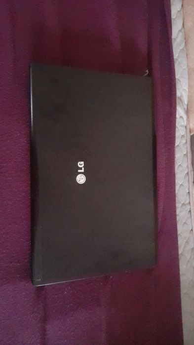 Продаю ноутбук фоток нету в лс