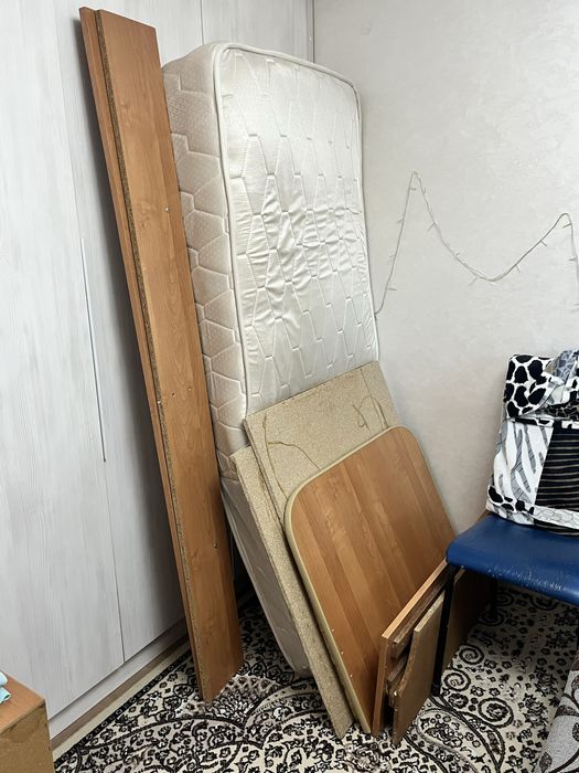Продам односпальную кровать