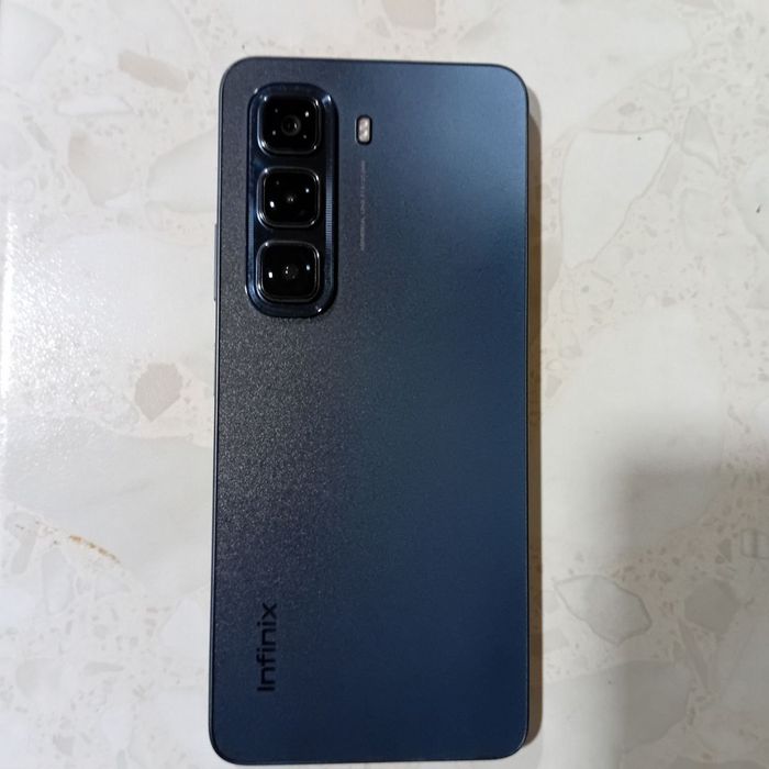 Infinix hot 50. 256gb 6+6