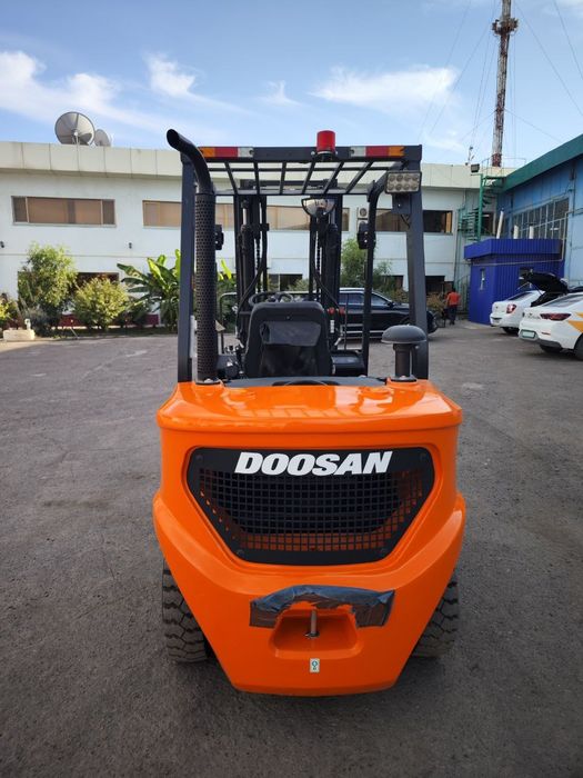 DEVELON (DOOSAN) D30NX Вилочный погрузчик