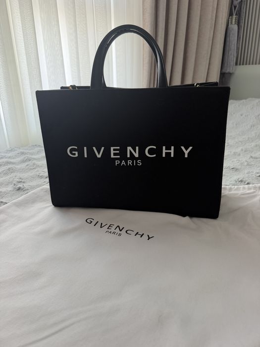 В отличном состоянии и шикарном качестве сумка Givenchy