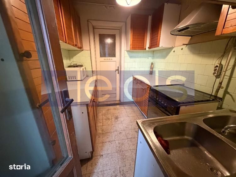 Vanzare 3 Camere Decomandat - Garaj