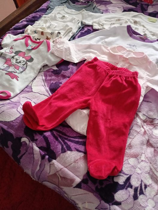 Vănd body bebe ,lot 10 buc.80 lei