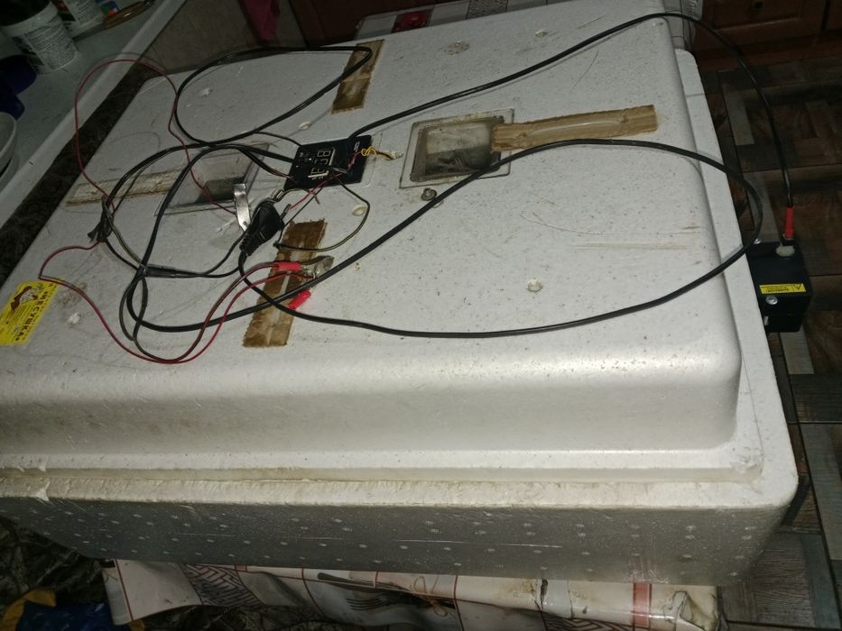 Продам инкубатор Несушка