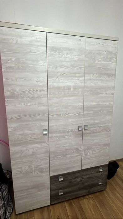 Продам хороший шкаф