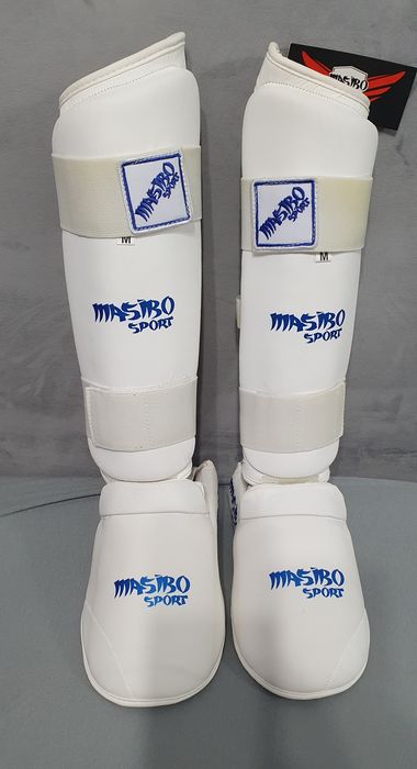 Vand echipament karate copii 8-10 ani.