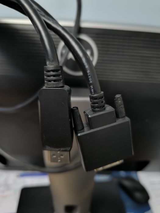 Dell UltraSharp U2412M – произведен април 2017 г., 24"