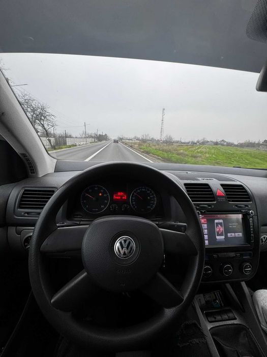 Vand golf 5 1.6 benzina
