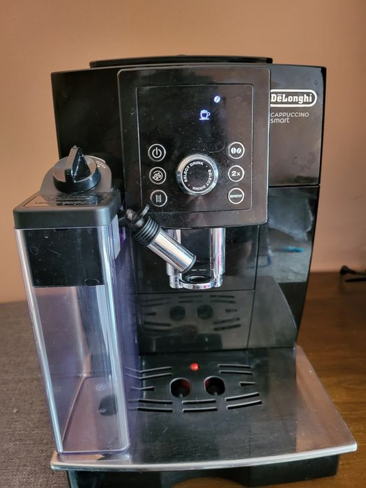 Aparat de cafea smart Delonghi Ecam 23.26