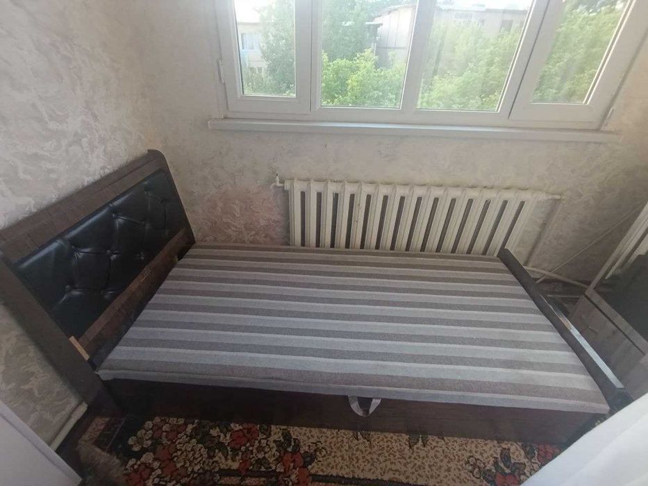 1 kishilik mebel. Divan va shakf