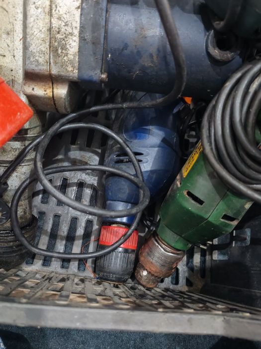 Bormașină și Auto filetată.