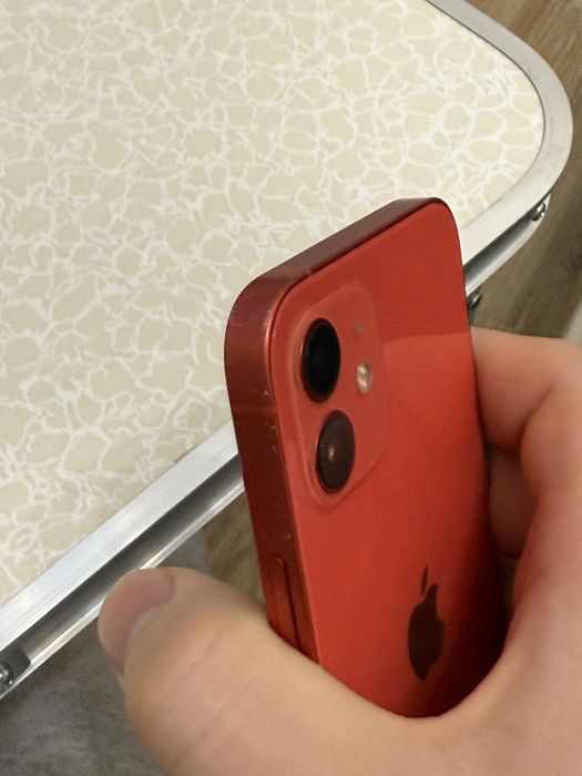 Красный Iphone 12, 78%