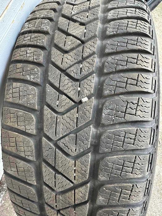 Зимни Гуми с джанти пирели - 225/50/17.