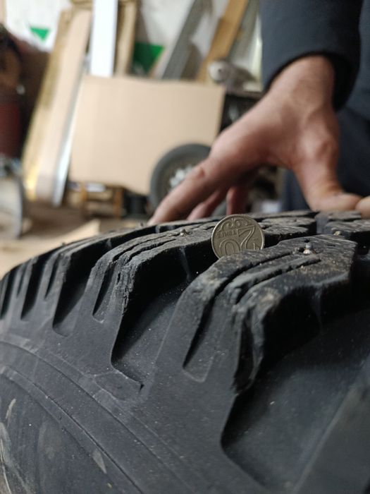 Продам резину 31/10,5 r15