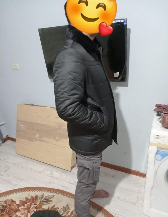 Продам куртку новую