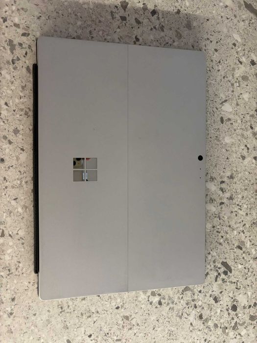 Microsoft Surface Pro + Type Cover + Surface Pen + Зарядно
