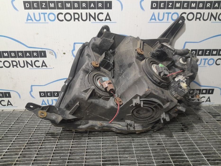 Far Dreapta Mitsubishi Shogun Pajero 2006 - 2011 SUV 4 Usi (1096) Fara xenon 10087872