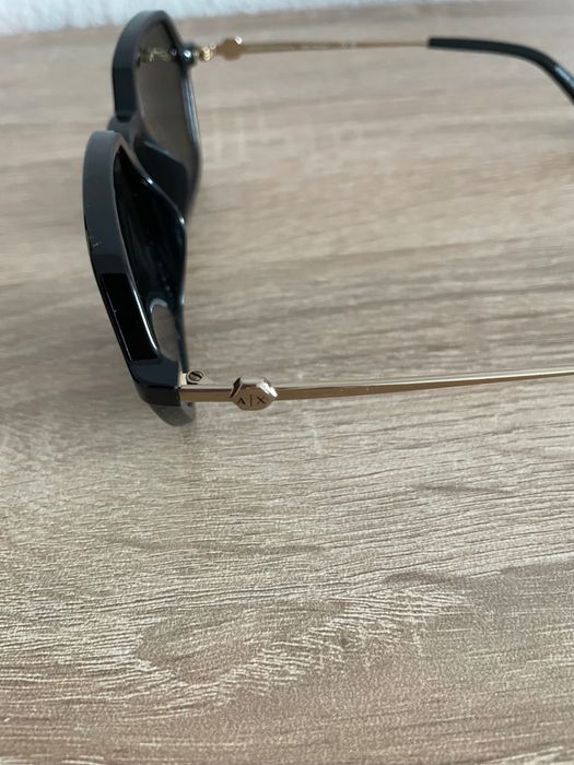 Продавам слънчеви очила Armani Exchange