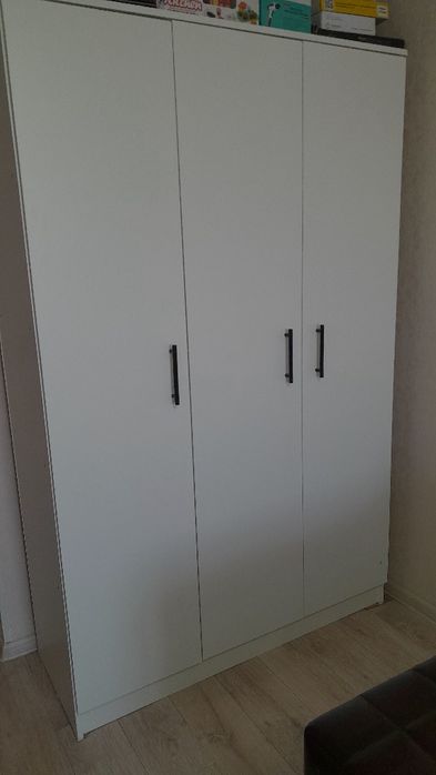 Продам плательный шкаф