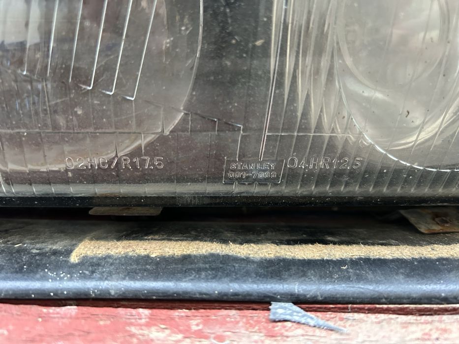 Митсубиси сигма передний фары