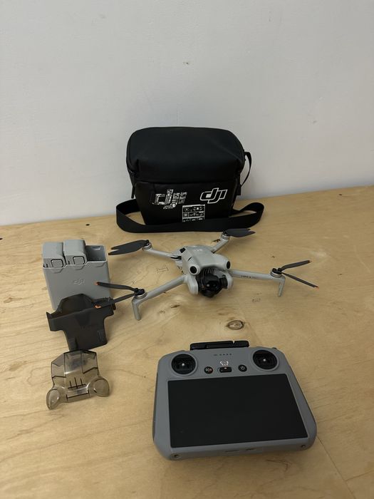 Dji mini 4 pro fly more combo