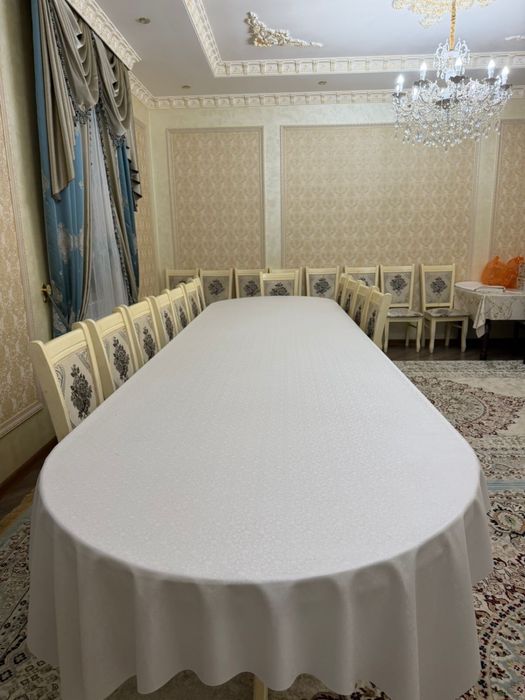 Срочно продам стол и стулья, количество стульев 20 шт!